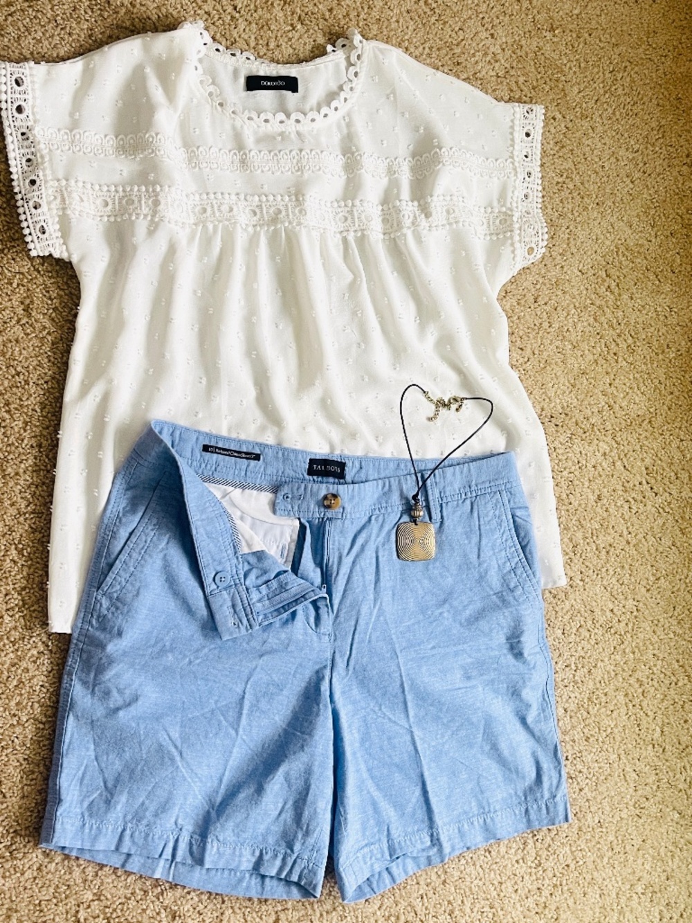 TALBOTS women’s shorts size L blue & DAKOTOO Woman Top L white